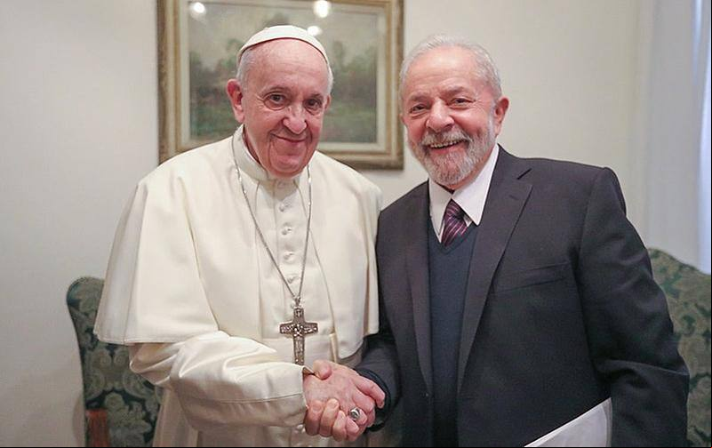 O Papa Francisco e o ex-presidente e candidato à Presidência, Lula (PT)