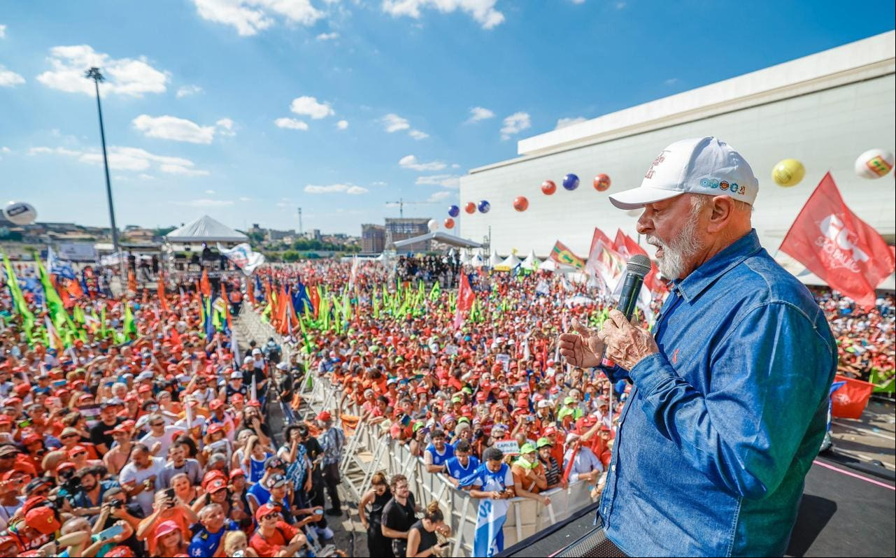 Presidente Lula durante ato com centrais sindicais em comemoração ao Dia do Trabalhador, em São Paulo.