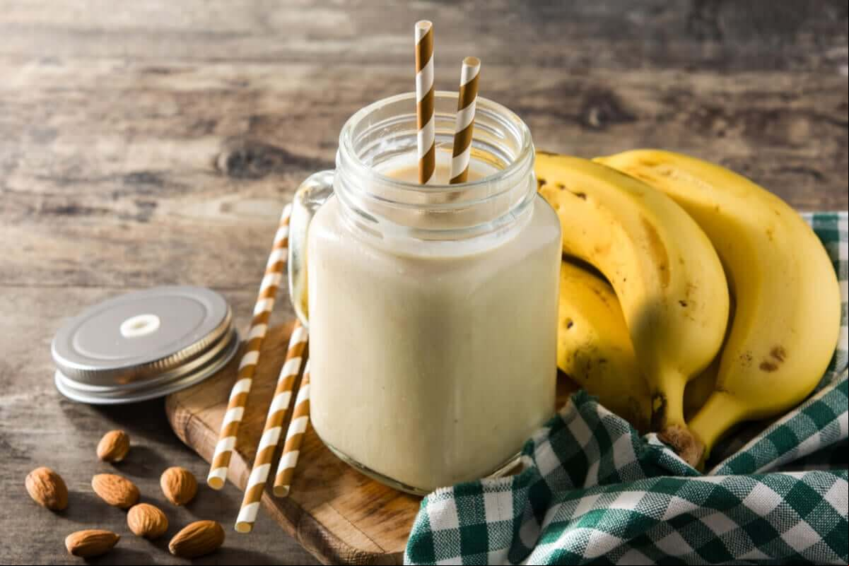Vitamina de banana e amêndoas