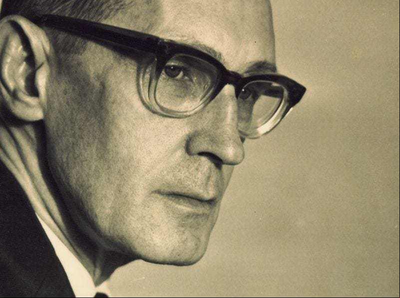 Carlos Drummond de Andrade foi estudante da Faculdade de Farmácia da UFMG entre os anos de 1923 e 1925