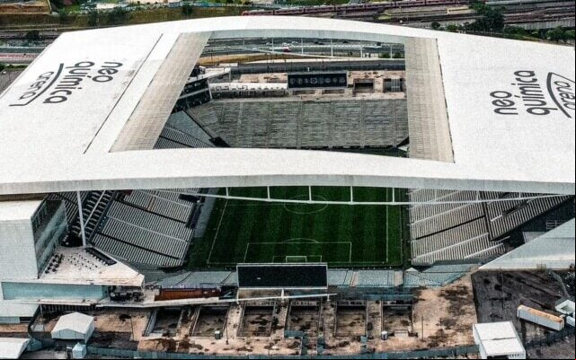 Fachada da Neo Química Arena, novo nome oficial do estádio do Corinthians após parceria com a Hypera Pharma. (Foto: Bruno Granja)