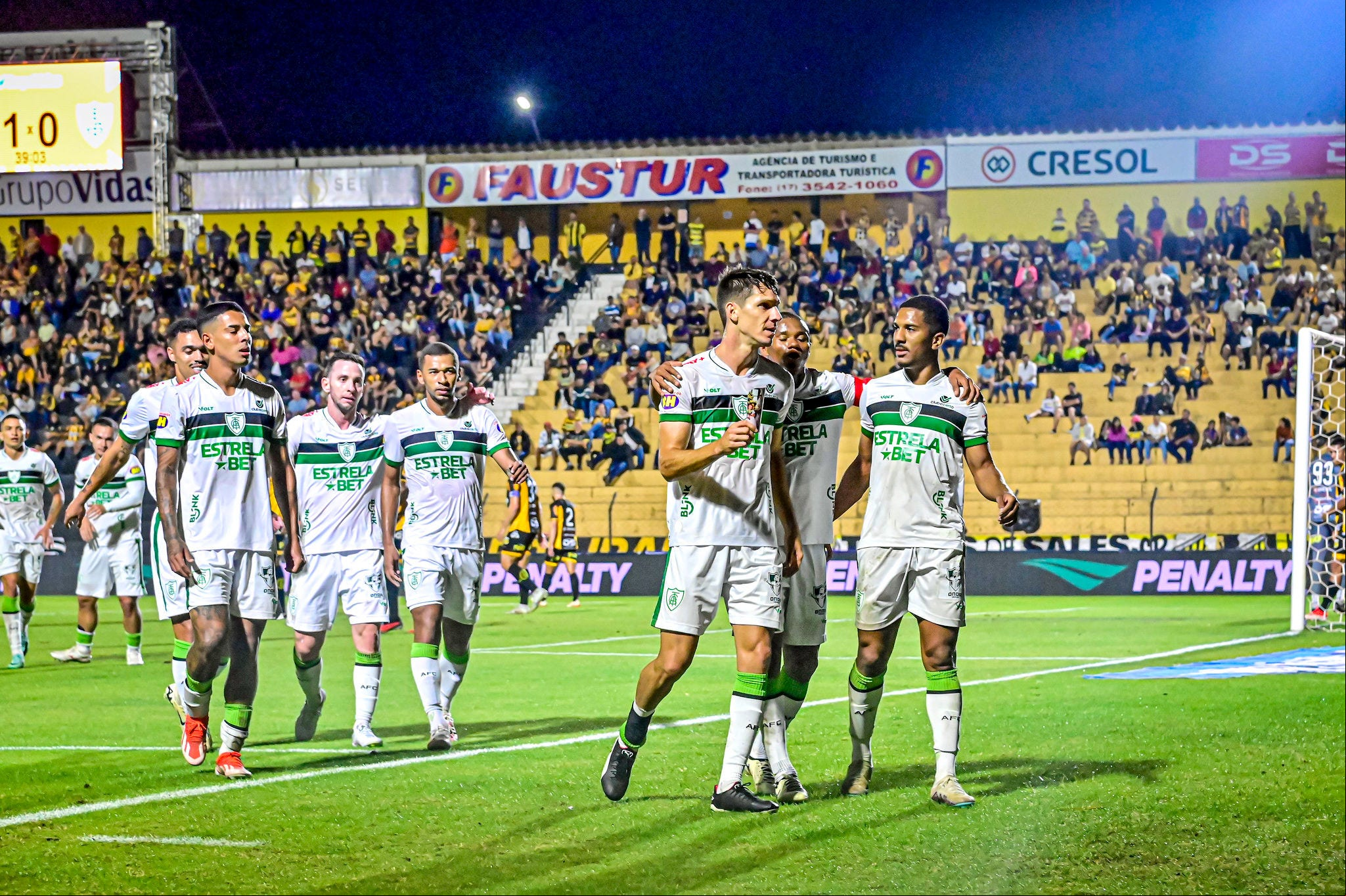 Alê marcou o gol de empate do América
